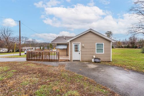 720 Glen Lily Rd, Bowling Green, KY, 42101-2734 | Card Image