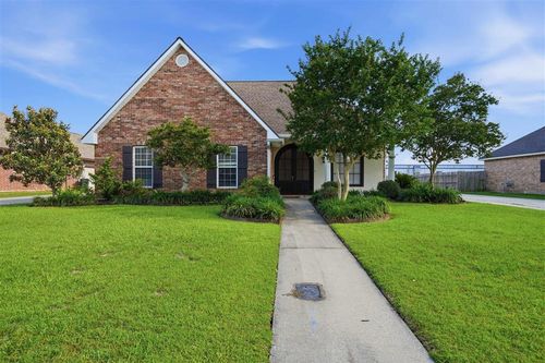 2245 S Kingswood St Street, Lake Charles, LA, 70605 | Card Image