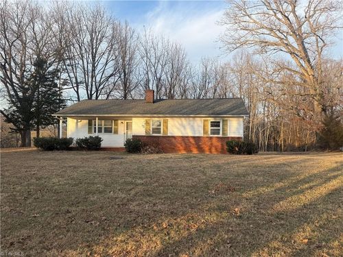 1264 W Dalton Road, King, NC, 27021 | Card Image