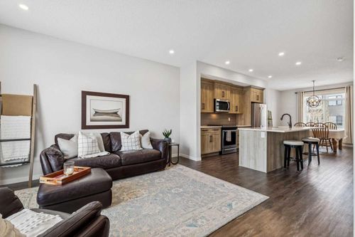 43 Willow Cres, Okotoks, AB, T1S5S1 | Card Image