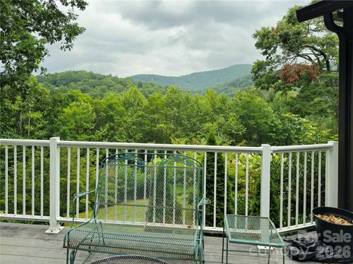 40 Sanctuary Dr, Burnsville, NC, 28714-6563 | Card Image