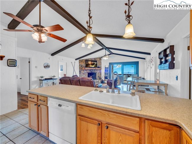 115 Hummingbird Ln, House other with 4 bedrooms, 2 bathrooms and null parking in Beech Mountain NC | Image 15