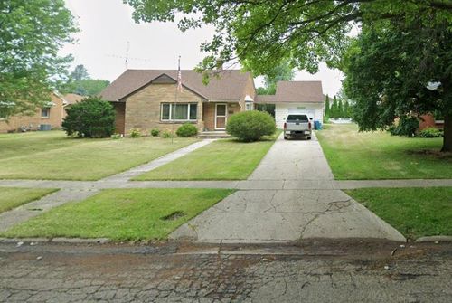 110 W 1st St, MOUNT MORRIS, IL, 61054-1127 | Card Image