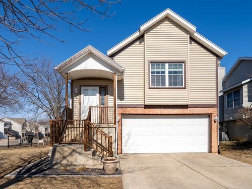 9 Parkshores Dr, Bloomington, IL, 61701-1440 | Card Image