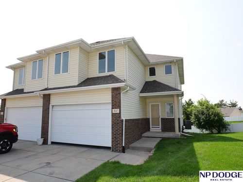 9217 Arcadia Ave, Omaha, NE, 68134-1868 | Card Image
