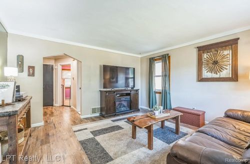 13357 Brest St, Southgate, MI, 48195-1004 | Card Image