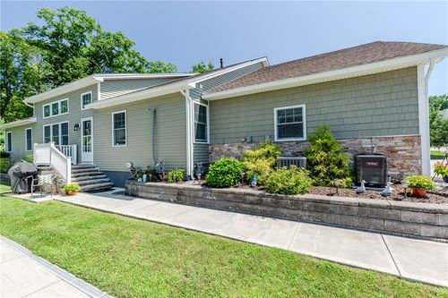 21-21 Joe Fromms Way, West Warwick, RI, 02893-4255 | Card Image