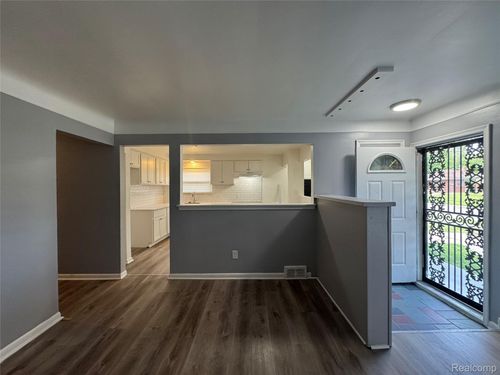 18517 Burt Rd, Detroit, MI, 48219-5300 | Card Image
