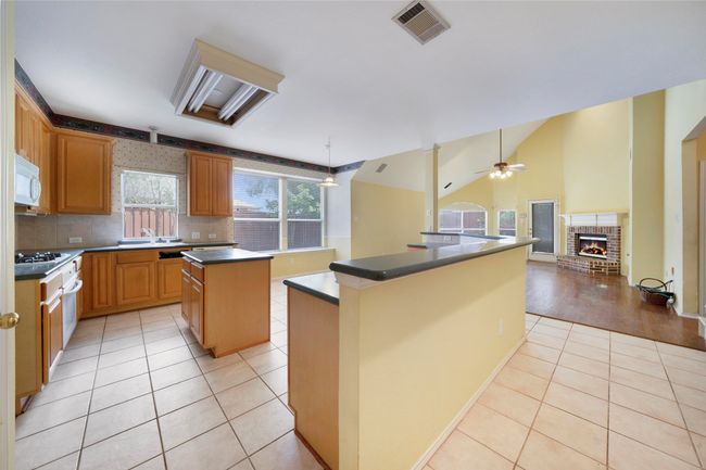 8201 Fountain Ridge Dr, House other with 4 bedrooms, 2 bathrooms and null parking in Plano TX | Image 9