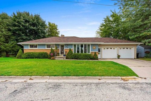 104 S 1st Avenue, Saint Nazianz, WI, 54232 | Card Image