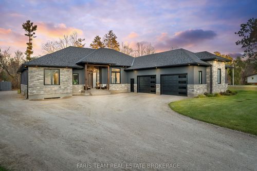 7 Reynolds Road, Tiny, ON, L0L2T0 | Card Image