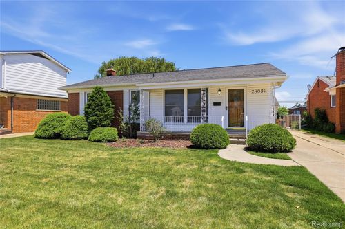 28832 Los Olas Drive, Warren, MI, 48093 | Card Image