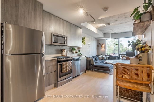 411 - 246 Logan Ave, Condo with 2 bedrooms, 1 bathrooms and null parking in Toronto ON | Image 6