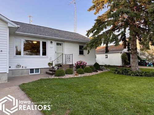312 W Front St, Wayland, IA, 52654-9729 | Card Image