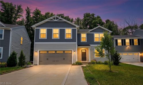 3220 Sunny Brook Dr, Akron, OH, 44312-4067 | Card Image