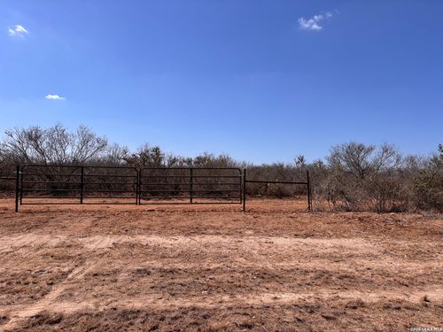 00 Cr 103, San Diego, TX, 78384 | Card Image