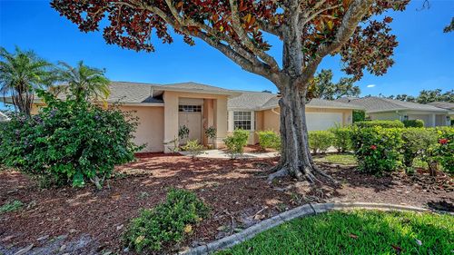 4487 Diamond Cir E, SARASOTA, FL, 34233-2067 | Card Image