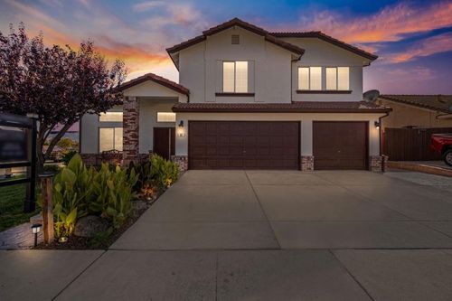 961 Alder St, Hollister, CA, 95023-5207 | Card Image