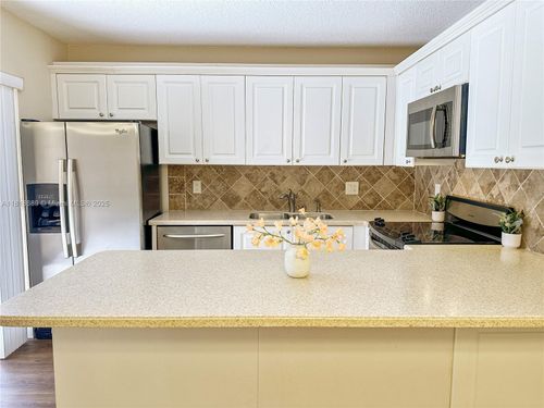 9920-9920 Nw 6th Pl, Plantation, FL, 33324-4960 | Card Image