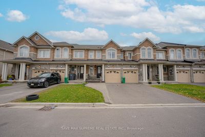 35 Hogan Manor Dr, House attached with 3 bedrooms, 4 bathrooms and 3 parking in Brampton ON | Image 1