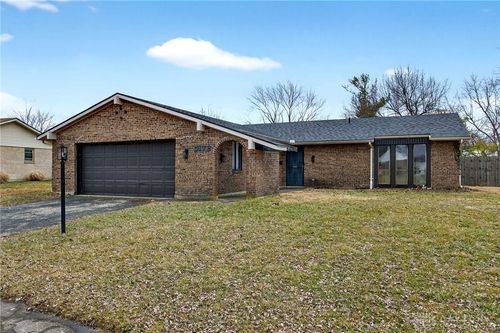 5172 Seville Dr, Englewood, OH, 45322-3535 | Card Image