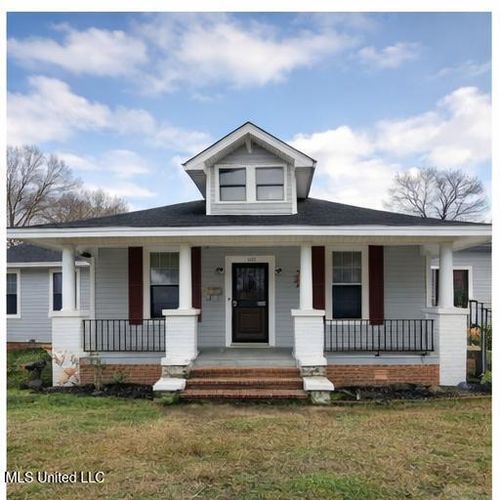 600 Bell Ave, Greenwood, MS, 38930-3202 | Card Image