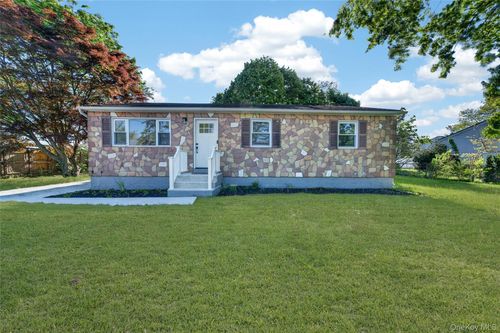 118 S 31st St, Wyandanch, NY, 11798-2716 | Card Image