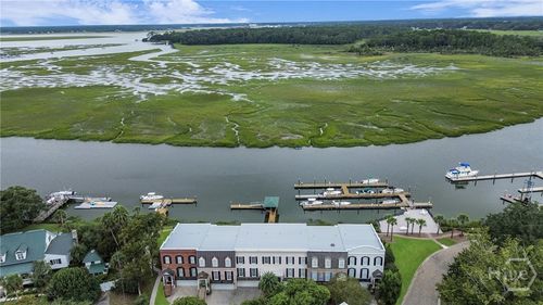 73 Hutchins Ln, Savannah, GA, 31410-3826 | Card Image