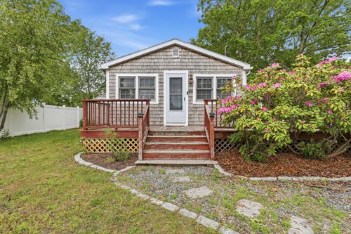 38 Agawam Lake Shore Dr, Wareham, MA, 02571-1201 | Card Image