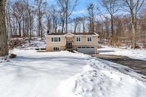 23 Butterfly Ln, Putnam Valley, NY, 10579-2906 | Card Image