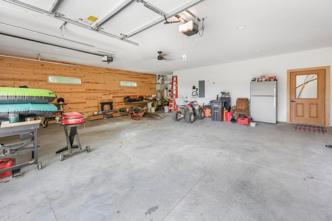 Shop sink in garage | Image 39