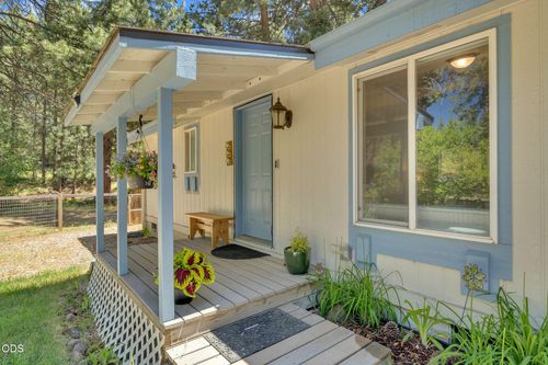 60355 Zuni Circle, Bend, OR, 97702 | Card Image