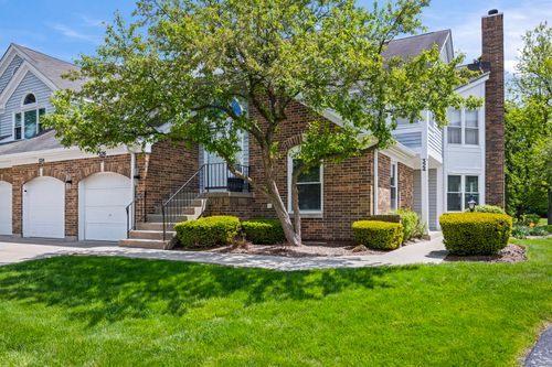 324 Satinwood Ct N, Buffalo Grove, IL, 60089-6611 | Card Image