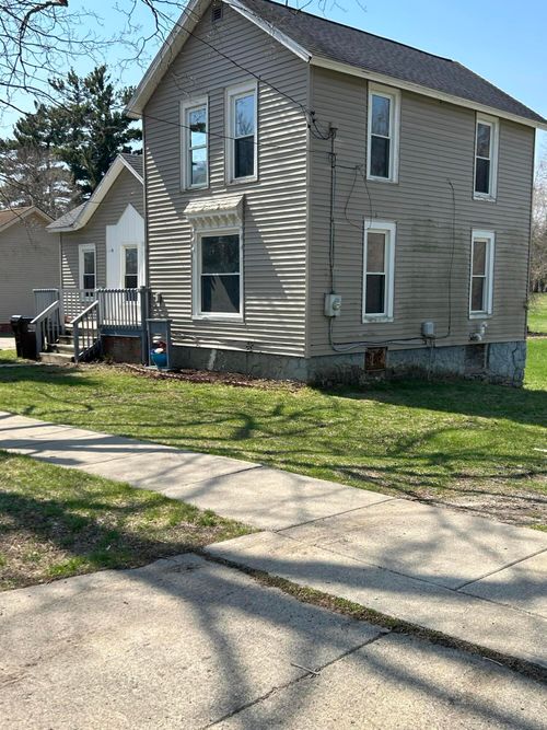 714 N Maple Grove Ave, Hudson, MI, 49247-1127 | Card Image