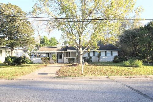 411 E Alabama St, Wharton, TX, 77488-4032 | Card Image