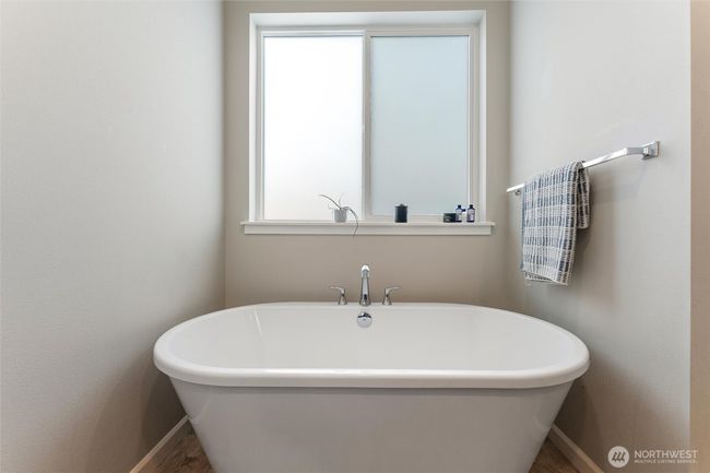 Enjoy this amazing soaking tub. | Image 20