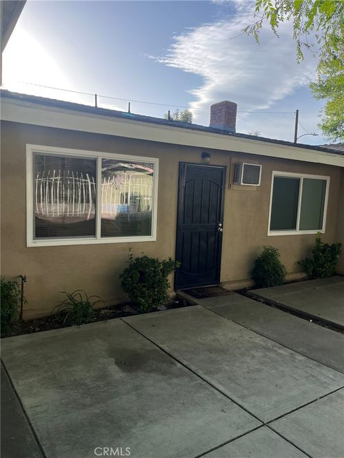 b-3495 21st St, Highland, CA, 92346-4520 | Card Image