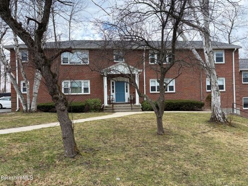 apt-4-4 Morgan Mnr, Lenox, MA, 01240-2563 | Card Image