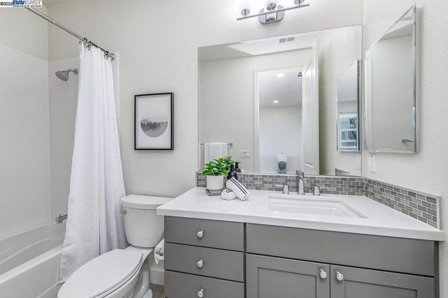 7018 Stags Leap Ln, Condo with 2 bedrooms, 3 bathrooms and 2 parking in Dublin CA | Image 23