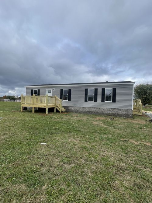 10 Mcnabb Ln, Lafayette, TN, 37083-3284 | Card Image