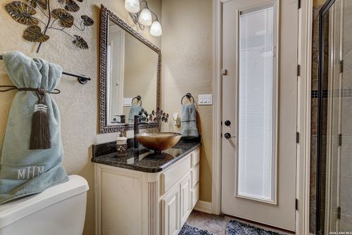 21411 Liguria Dr, Garden Ridge, TX, 78266-2008 | Card Image
