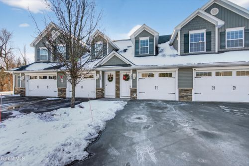 150 Paddock Cir, Rotterdam, NY, 12306-2561 | Card Image