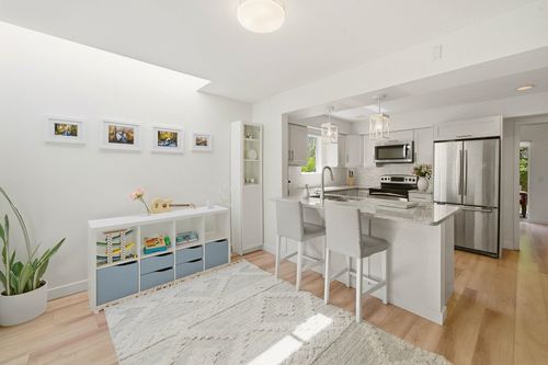 27-1001 Northlands Drive, North Vancouver, BC, V7H2Y3 | Card Image