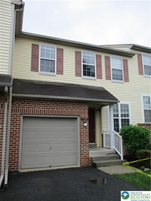 7721 Cross Creek Cir S, Breinigsville, PA, 18031 | Card Image