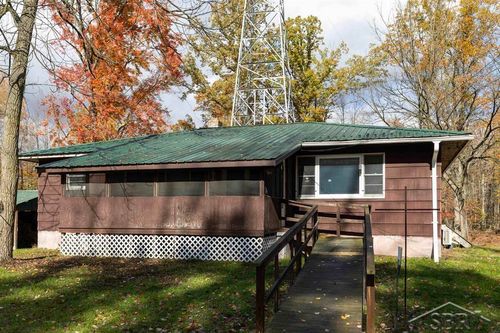 3278 W Chippewa River Rd, Shepherd, MI, 48883-9648 | Card Image