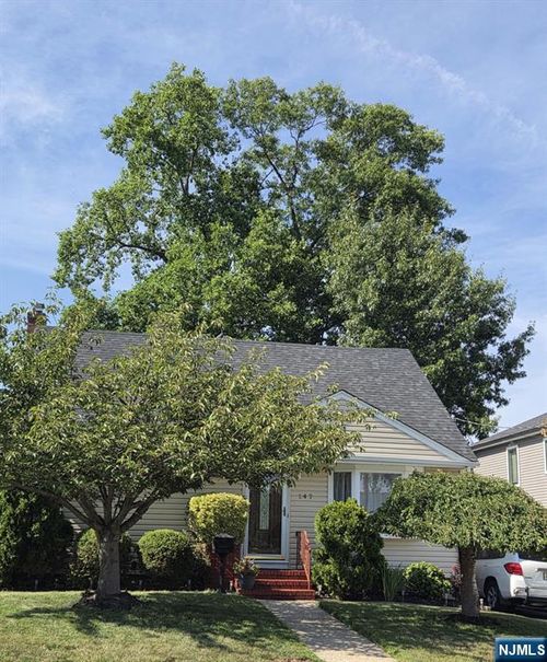 147 Merritt Ave, Bergenfield, NJ, 07621-1414 | Card Image