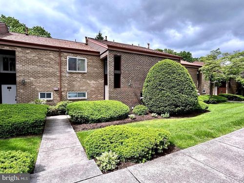 15 Campbell Pl, CAMP HILL, PA, 17011-2530 | Card Image