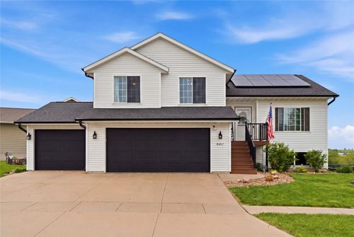 8417 Brighton Ct Sw, Cedar Rapids, IA, 52404-4746 | Card Image