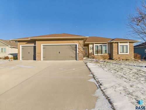 5404 S Coneflower Cir, Sioux Falls, SD, 57108-4521 | Card Image