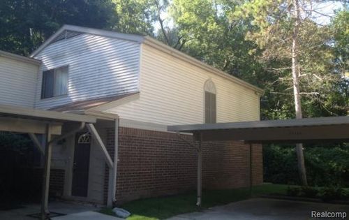 27153 Farmbrook Villa Dr, Southfield, MI, 48034-1041 | Card Image